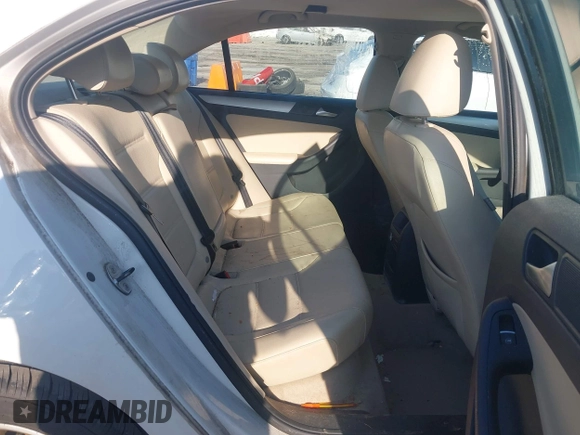 2013 Volkswagen Jetta SE with VIN 3VWDP7AJ7DM360993, listed as a IAAI auction lot 42242271 with 181,781 mi miles and . Bid and sale history available at DreamBid. Image 8.