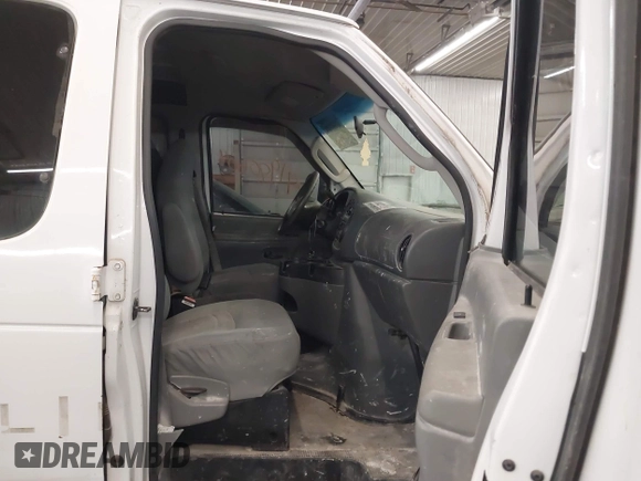 2006 Ford Econoline Cargo with VIN 1FTSE34LX6DA21553, listed as a IAAI auction lot 41980604 with 285,592 mi miles. Bid and sale history available at carsss.com. Image 5.