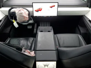 2024 Tesla Cybertruck z VIN 7G2CEHED6RA010128, wystawiony jako Copart lot #45325565 z przebiegiem 8 331 mil mil oraz Szkoda całkowita • Salvage title. Historia ofert i sprzedaży dostępna na DreamBid. Obrazek 8.