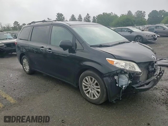 2015 Toyota Sienna XLE с VIN 5TDYK3DC6FS531521, выставлен на аукционе Copart как лот 62923695 с пробегом 135 782 миль миль и Списание • Salvage title. История ставок и продаж доступна на DreamBid. Изображение 15.