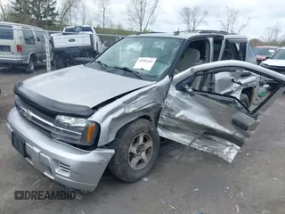 2005 Chevrolet TrailBlazer LT with VIN 1GNDT13S552190909, listed as a IAAI auction lot 42081094 with 117,897 mi miles and . Bid and sale history available at DreamBid. Image 17.