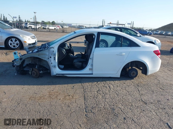 2014 Chevrolet Cruze 1LT with VIN 1G1PC5SB0E7201566, listed as a IAAI auction lot 42299276 with Not provided miles and . Bid and sale history available at DreamBid. Image 13.