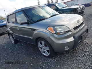2010 Kia Soul + with VIN KNDJT2A28A7047275, listed as a IAAI auction lot 42013630 with 110,734 mi miles. Bid and sale history available at carsss.com. Image 1.