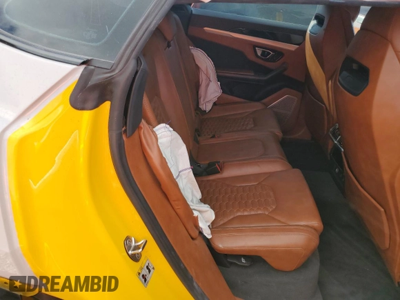 2021 Lamborghini Urus z VIN ZPBUA1ZL3MLA15560, wystawiony jako Copart lot #87871715 z przebiegiem 30 693 mil mil oraz Nie do naprawy • Non repairable. Historia ofert i sprzedaży dostępna na DreamBid. Obrazek 10.