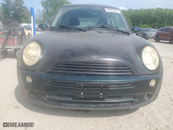 2005 MINI Cooper Hardtop with VIN WMWRC33415TC59441, listed as a Copart auction lot 54093295 with 138,327 mi miles and Clean Title. Bid and sale history available at carsss.com. Image 5.