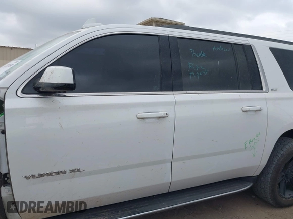 2019 GMC Yukon XL SLT with VIN 1GKS1GKC1KR384332, listed as a IAAI auction lot 41232450 with 109,219 mi miles. Bid and sale history available at carsss.com. Image 15.