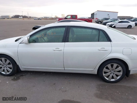 2005 Toyota Avalon XL with VIN 4T1BK36B95U051814, listed as a IAAI auction lot 41052486 with NaN miles. Bid and sale history available at carsss.com. Image 14.