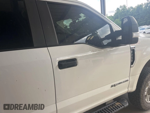 2019 Ford F-250 XL z VIN 1FT7W2BTXKED46997, wystawiony jako IAAI lot #42737714 z przebiegiem 124 075 mil mil oraz . Historia ofert i sprzedaży dostępna na DreamBid. Obrazek 17.