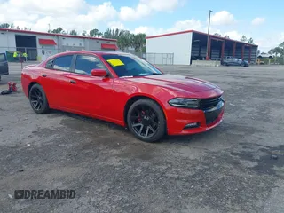 2016 Dodge Charger SXT z VIN 2C3CDXHG2GH132909, wystawiony jako IAAI lot #41918228 z przebiegiem 111 988 mil mil oraz . Historia ofert i sprzedaży dostępna na DreamBid. Obrazek 1.