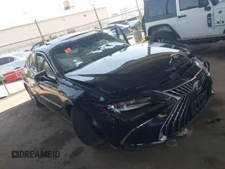 2022 Lexus ES 300h Luxury z VIN 58AEA1C12NU015634, wystawiony jako IAAI lot #42575127 z przebiegiem 46 905 mil mil oraz . Historia ofert i sprzedaży dostępna na DreamBid. Obrazek 1.