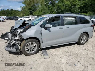 2022 Toyota Sienna XLE Woodland Edition with VIN 5TDASKFC3NS047202, listed as a Copart auction lot 68211834 with 0 mi miles and Salvage Title. Bid and sale history available at carsss.com. Image 1.