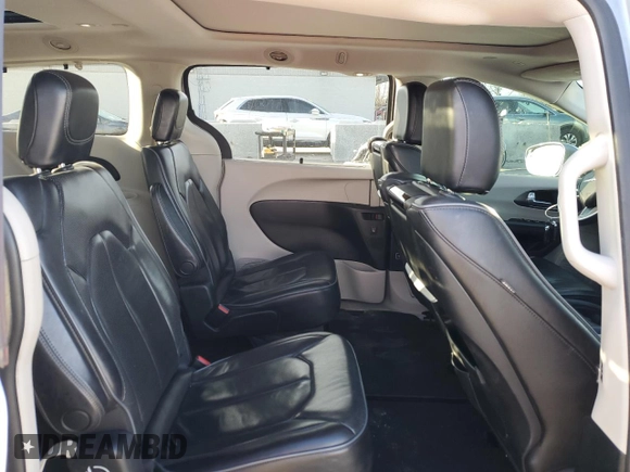 2018 Chrysler Pacifica Limited z VIN 2C4RC1GG8JR226303, wystawiony jako Copart lot #42782995 z przebiegiem 139 837 mil mil oraz Szkoda całkowita • Salvage title. Historia ofert i sprzedaży dostępna na DreamBid. Obrazek 11.