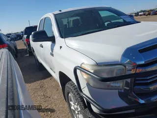 2016 Toyota Tundra 4WD Truck SR with VIN 5TFUW5F1XGX539529, listed as a IAAI auction lot 42044488 with 271,734 mi miles. Bid and sale history available at carsss.com. Image 1.