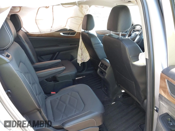 2024 Volkswagen Atlas SE with VIN 1V2JR2CA2RC518633, listed as a IAAI auction lot 41773560 with 22,386 mi miles and . Bid and sale history available at DreamBid. Image 8.