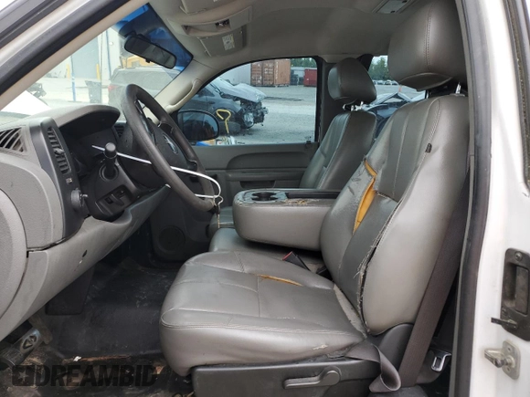 2010 GMC Sierra 1500 z VIN 1GTSCTEA9AZ180658, wystawiony jako Copart lot #54943335 z przebiegiem 297 929 mil mil oraz Szkoda całkowita • Salvage title. Historia ofert i sprzedaży dostępna na DreamBid. Obrazek 7.