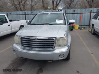 2008 Chrysler Aspen Limited with VIN 1A8HW58208F125781, listed as a IAAI auction lot 41900032 with 230,074 mi miles. Bid and sale history available at carsss.com. Image 5.