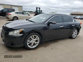 2013 Nissan Maxima SV z VIN 1N4AA5AP0DC831468, wystawiony jako Copart lot #55640505 z przebiegiem 121 492 mil mil oraz Czysty tytuł • Clean title. Historia ofert i sprzedaży dostępna na DreamBid. Obrazek 1.