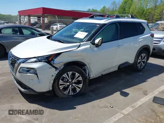 2023 Nissan Rogue SV z VIN JN8BT3BA5PW430433, wystawiony jako IAAI lot #42066631 z przebiegiem 37 735 mil mil oraz . Historia ofert i sprzedaży dostępna na DreamBid. Obrazek 2.