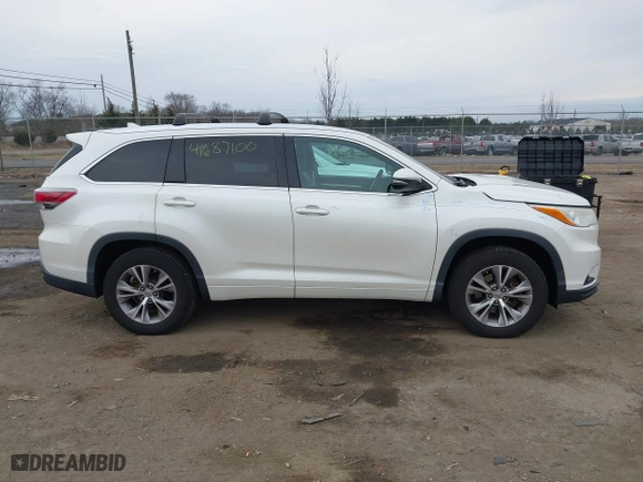 2014 Toyota Highlander XLE with VIN 5TDKKRFH0ES012481, listed as a IAAI auction lot 41687100 with 158,538 mi miles. Bid and sale history available at carsss.com. Image 13.