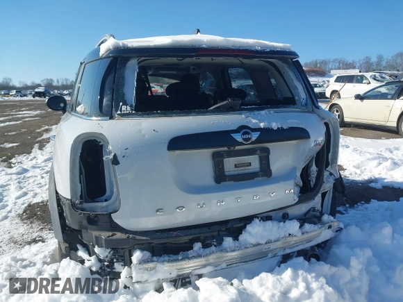 2018 MINI Countryman Cooper S z VIN WMZYT5C39J3E19190, wystawiony jako IAAI lot #41364349 z przebiegiem 44 941 mil mil oraz . Historia ofert i sprzedaży dostępna na DreamBid. Obrazek 6.