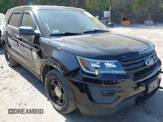 2018 Ford Police Interceptor Utility z VIN 1FM5K8AR9JGC17739, wystawiony jako IAAI lot #42134465 z przebiegiem 134 939 mil mil oraz . Historia ofert i sprzedaży dostępna na DreamBid. Obrazek 1.