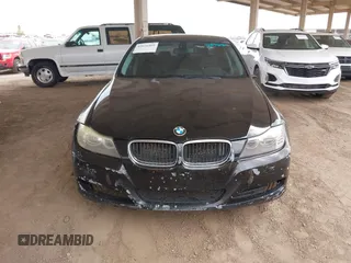 2011 BMW 3 Series 328i z VIN WBAPH7C54BA801967, wystawiony jako IAAI lot #42036369 z przebiegiem 110 830 mil mil oraz . Historia ofert i sprzedaży dostępna na DreamBid. Obrazek 6.