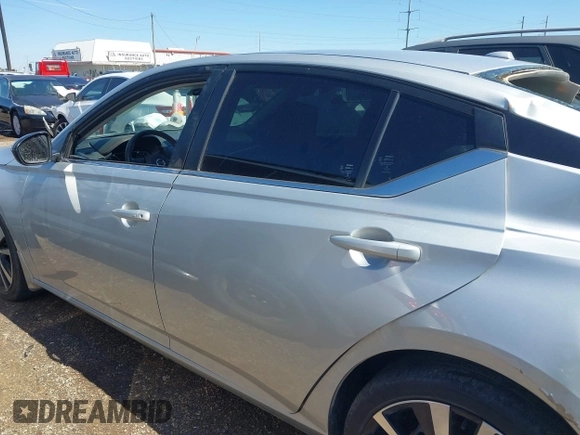 2022 Nissan Altima SR z VIN 1N4BL4CV4NN419547, wystawiony jako IAAI lot #41651392 z przebiegiem 44 429 mil mil oraz . Historia ofert i sprzedaży dostępna na DreamBid. Obrazek 14.