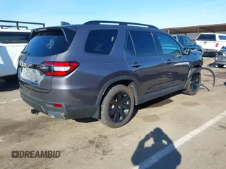 2025 Honda Pilot Black Edition with VIN 5FNYG1H91SB014047, listed as a IAAI auction lot 41645999 with 7,801 mi miles. Bid and sale history available at carsss.com. Image 4.