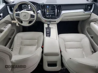 2020 Volvo XC60 Momentum with VIN YV4102RK1L1417904, listed as a Copart auction lot 43446415 with 140,689 mi miles and Salvage title. Bid and sale history available at DreamBid. Image 8.