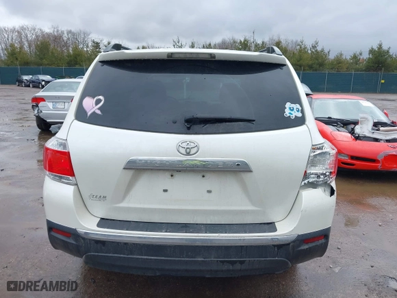 2013 Toyota Highlander with VIN 5TDZK3EH0DS098788, listed as a IAAI auction lot 41714590 with 135,317 mi miles. Bid and sale history available at carsss.com. Image 16.