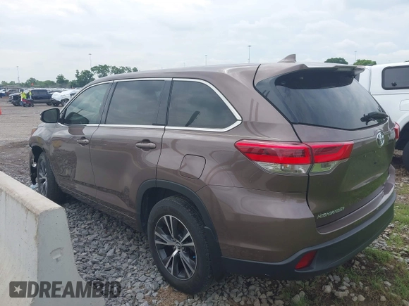 2018 Toyota Highlander LE с VIN 5TDBZRFH6JS812871, выставлен на аукционе IAAI как лот 42373213 с пробегом 33 024 миль миль и . История ставок и продаж доступна на DreamBid. Изображение 13.