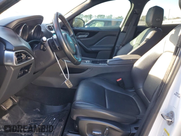 2019 Jaguar F-Pace 25t Premium с VIN SADCJ2FX8KA603483, выставлен на аукционе Copart как лот 88857265 с пробегом Не указан миль и Чистый • Clean title. История ставок и продаж доступна на DreamBid. Изображение 7.