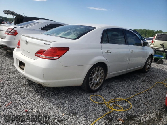 2007 Toyota Avalon XL z VIN 4T1BK36B67U251181, wystawiony jako Copart lot #58021485 z przebiegiem 166 367 mil mil oraz Szkoda całkowita • Salvage title. Historia ofert i sprzedaży dostępna na DreamBid. Obrazek 3.