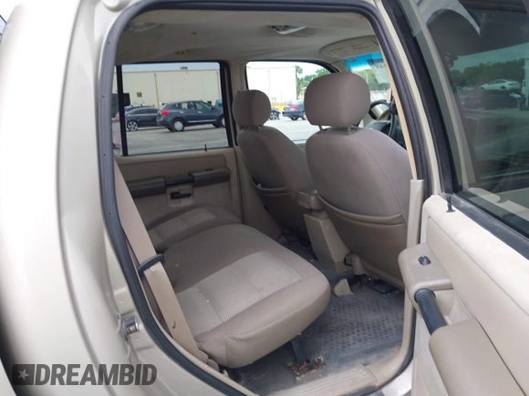 2005 Ford Explorer Sport Trac XLS z VIN 1FMZU67K85UA94565, wystawiony jako IAAI lot #42172948 z przebiegiem 173 517 mil mil oraz . Historia ofert i sprzedaży dostępna na DreamBid. Obrazek 8.