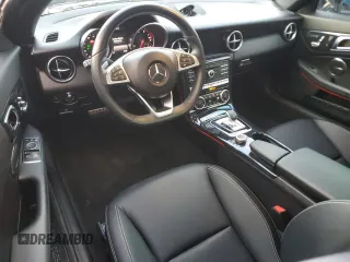 2020 Mercedes-Benz SLC 300 z VIN W1KPK3JA0LF172375, wystawiony jako Copart lot #56552705 z przebiegiem 16 831 mil mil oraz Nie do naprawy. Historia ofert i sprzedaży dostępna na DreamBid. Obrazek 8.