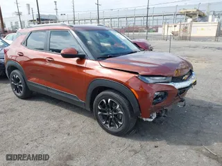 2021 Chevrolet TrailBlazer LT with VIN KL79MPSL3MB033268, listed as a IAAI auction lot 41906669 with 105,194 mi miles. Bid and sale history available at carsss.com. Image 1.