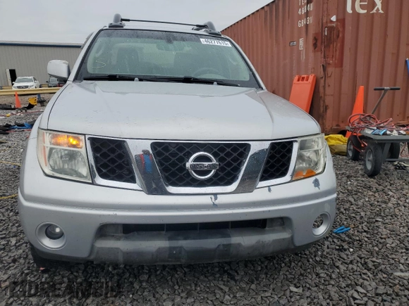 2005 Nissan Frontier LE с VIN 1N6AD07U85C446286, выставлен на аукционе Copart как лот 46277615 с пробегом 156 037 миль миль и Списание • Salvage title. История ставок и продаж доступна на DreamBid. Изображение 5.