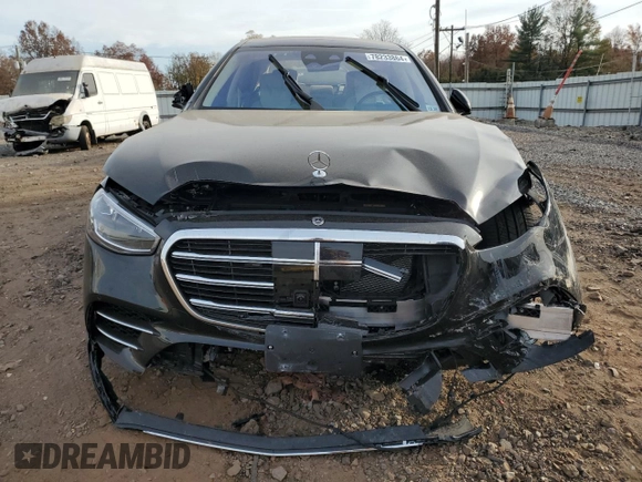 2024 Mercedes-Benz S 580 z VIN W1K6G7GB8RA270094, wystawiony jako Copart lot #78233864 z przebiegiem 3 565 mil mil oraz Szkoda całkowita • Salvage title. Historia ofert i sprzedaży dostępna na DreamBid. Obrazek 5.