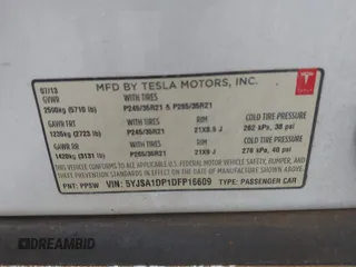 2013 Tesla Model S Performance z VIN 5YJSA1DP1DFP16609, wystawiony jako IAAI lot #42458995 z przebiegiem 110 722 mil mil oraz . Historia ofert i sprzedaży dostępna na DreamBid. Obrazek 9.