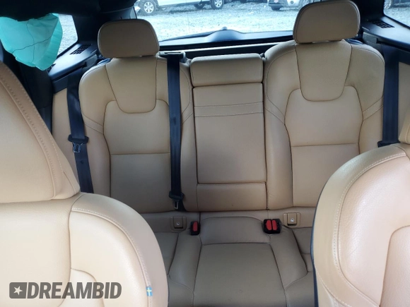 2019 Volvo XC60 Momentum with VIN YV4A22RK4K1371607, listed as a Copart auction lot 74207784 with 104,833 mi miles and Salvage title. Bid and sale history available at DreamBid. Image 10.
