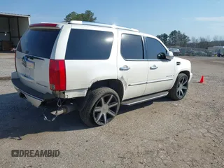 2008 Cadillac Escalade z VIN 1GYFK63818R156980, wystawiony jako IAAI lot #41711385 z przebiegiem 182 863 mil mil oraz . Historia ofert i sprzedaży dostępna na DreamBid. Obrazek 4.