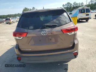 2017 Toyota Highlander LE with VIN 5TDZZRFH0HS191832, listed as a Copart auction lot 57968425 with 155,484 mi miles and Clean title. Bid and sale history available at DreamBid. Image 6.