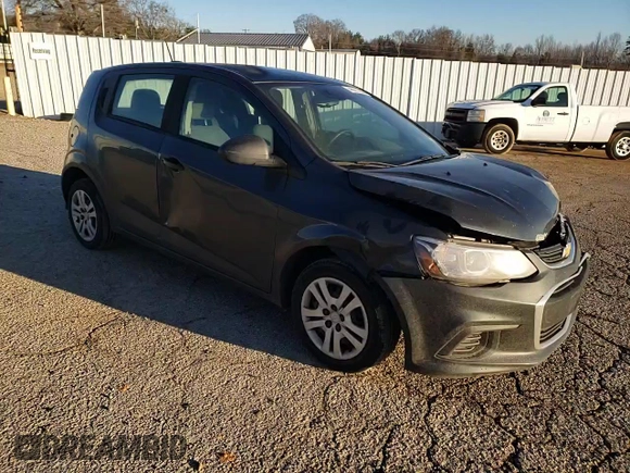 2020 Chevrolet Sonic LT z VIN 1G1JG6SB0L4117942, wystawiony jako Copart lot #45211285 z przebiegiem 88 597 mil mil oraz Szkoda całkowita • Salvage title. Historia ofert i sprzedaży dostępna na DreamBid. Obrazek 12.
