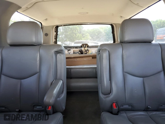 2006 Chevrolet Suburban LS with VIN 1GNFK16Z76J170074, listed as a Copart auction lot 61898635 with 284,436 mi miles and Salvage title. Bid and sale history available at DreamBid. Image 10.