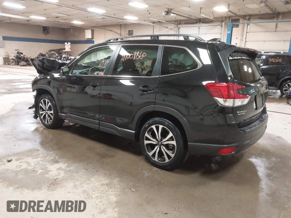 2024 Subaru Forester Limited with VIN JF2SKALC4RH441399, listed as a IAAI auction lot 41009860 with 6,101 mi miles. Bid and sale history available at carsss.com. Image 3.