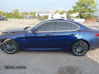 2019 Alfa Romeo Giulia with VIN ZARFANAN2K7622663, listed as a IAAI auction lot 40546831 with 999,999 mi miles. Bid and sale history available at carsss.com. Image 15.