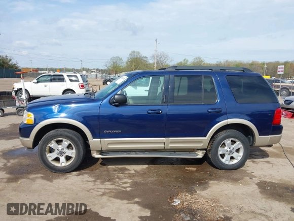 2005 Ford Explorer Eddie Bauer z VIN 1FMZU74K65UA57931, wystawiony jako IAAI lot #42131823 z przebiegiem Nie podano mil oraz . Historia ofert i sprzedaży dostępna na DreamBid. Obrazek 14.