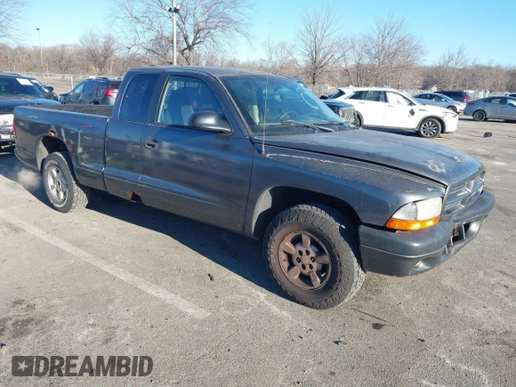 2002 Dodge Dakota Sport with VIN 1B7GL32X52S564722, listed as a IAAI auction lot 41455669 with 211,890 mi miles. Bid and sale history available at carsss.com. Image 1.