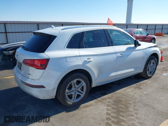 2019 Audi Q5 Premium with VIN WA1ANAFY1K2112607, listed as a IAAI auction lot 41482680 with 58,000 mi miles. Bid and sale history available at carsss.com. Image 4.