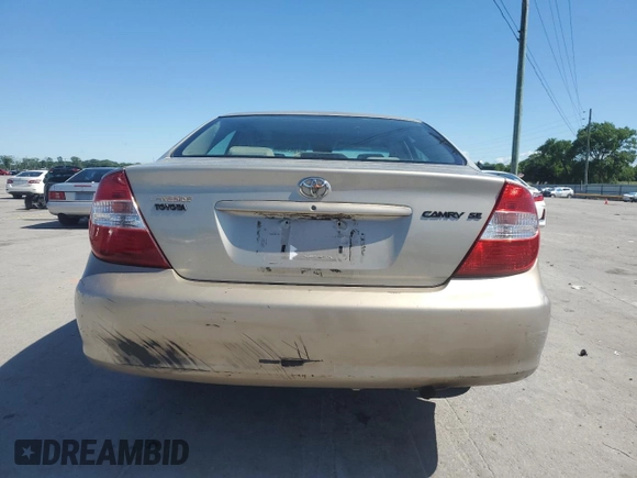 2004 Toyota Camry LE z VIN 4T1BE32K94U366012, wystawiony jako Copart lot #57884305 z przebiegiem 155 900 mil mil oraz Czysty tytuł • Clean title. Historia ofert i sprzedaży dostępna na DreamBid. Obrazek 6.